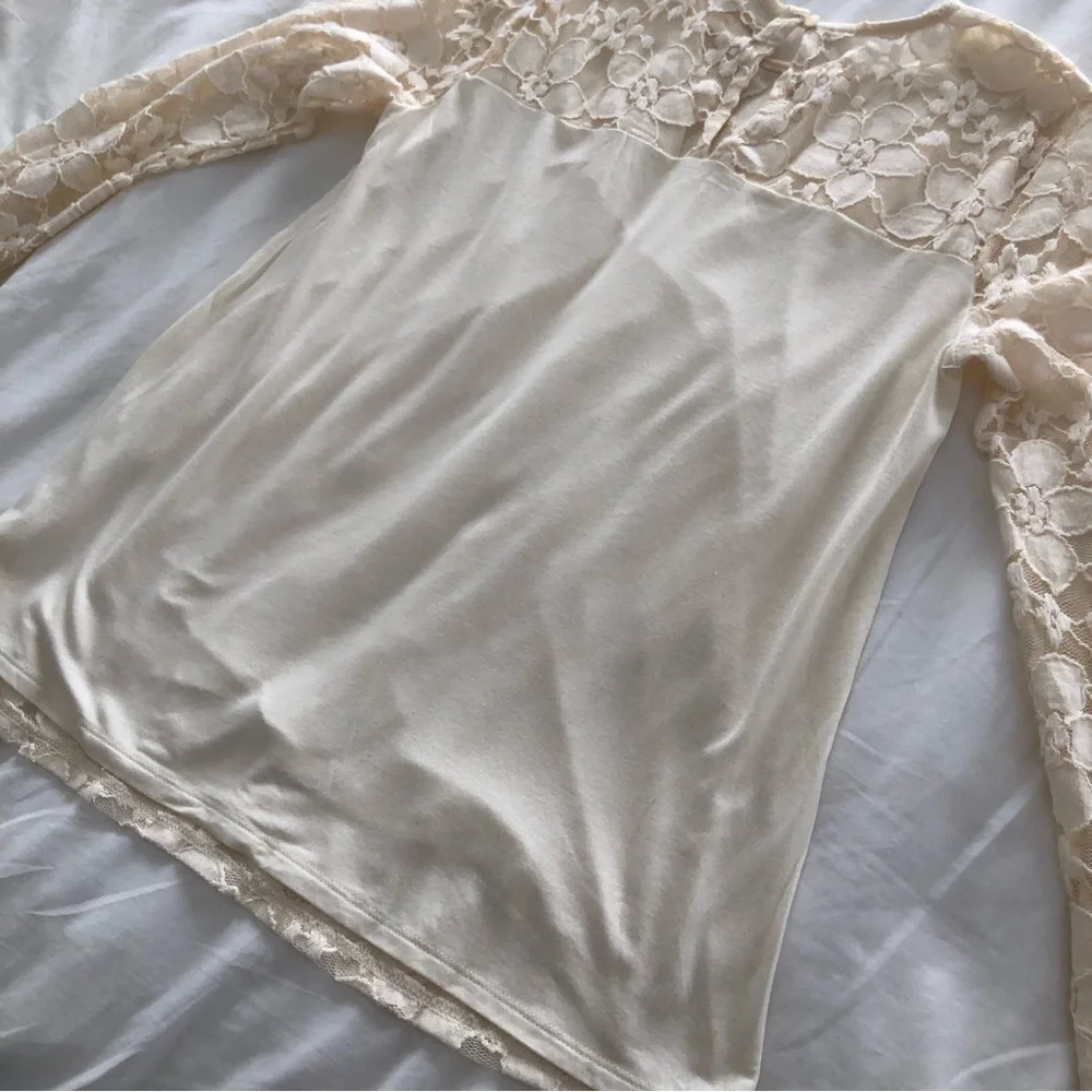 Lace Long Sleeve Boho Top - Picture 4 of 10